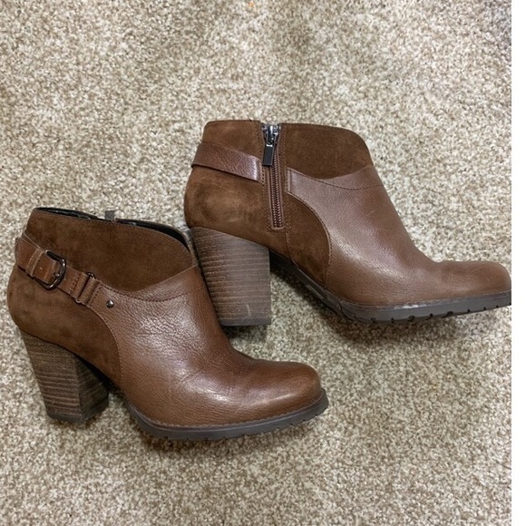 clarks artisan women's boots
